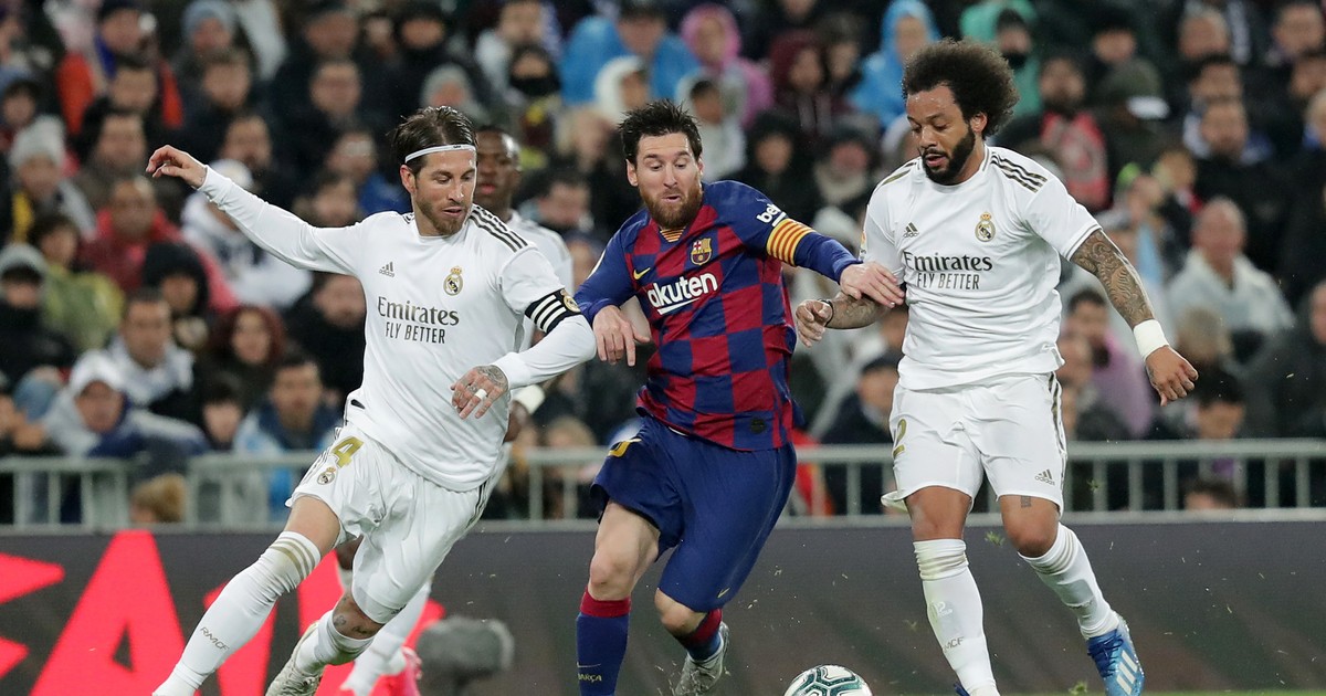 "Letnia Liga Mistrzów", nowe plany UEFA - Piłka nożna