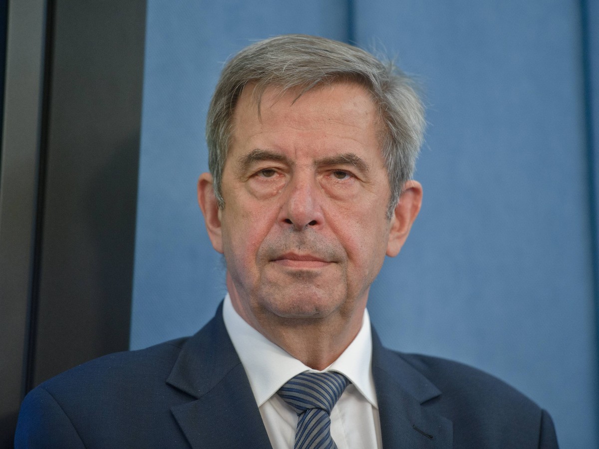 Profesor Zoll mówi, że wybór dwóch z tych sędziów budzi wątpliwości prawne