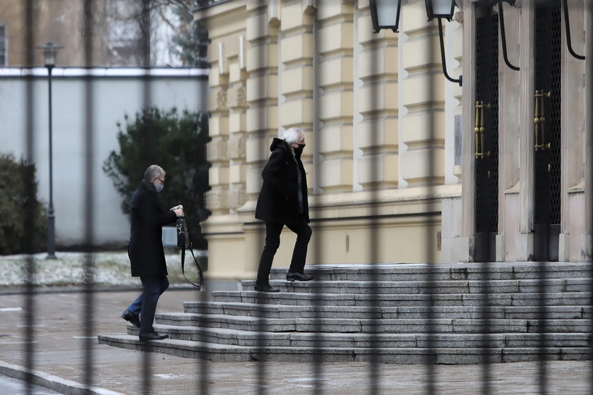 Okrągły stół Morawieckiego ws. szczepień