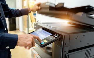 Tarcza antykryzysowa: Resort swoje, ZUS swoje. Pomoc dla firm pod znakiem zapytania