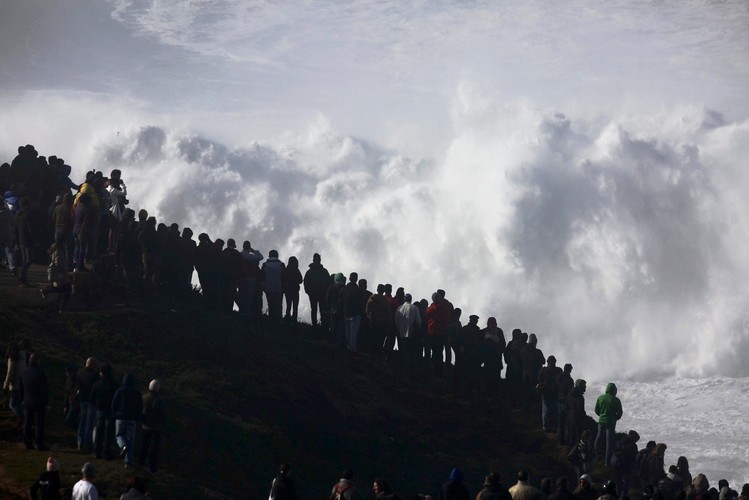 Azory to raj dla surferów. Nawet w grudniu, a zwłaszcza teraz