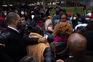 Trzecia noc starć w Minnesocie po zastrzeleniu czarnoskórego mężczyzny