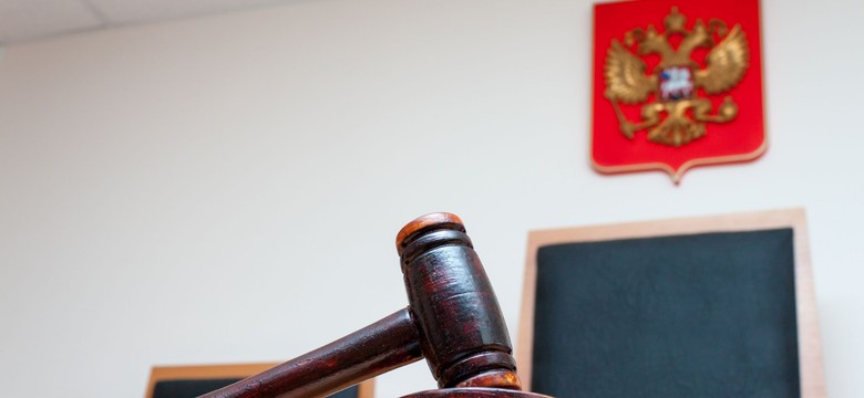 Potępiał wojnę. Znany pisarz skazany przez sąd w Moskwie