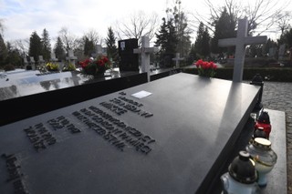 Warszawa: Ekshumacja ofiary katastrofy smoleńskiej