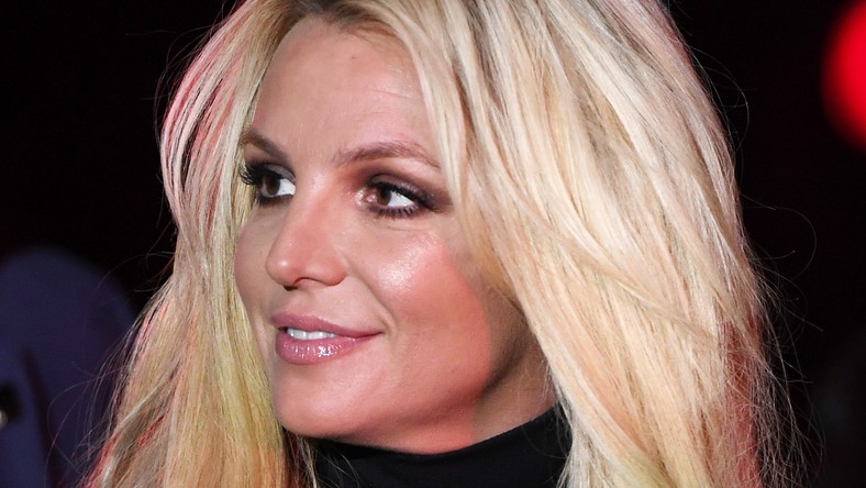 Britney Spearsgłębokie gardło obciąganie