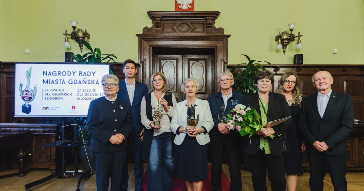 Uhonorowano zasłużonych dla seniorów i młodzieży. Za co te nagrody?