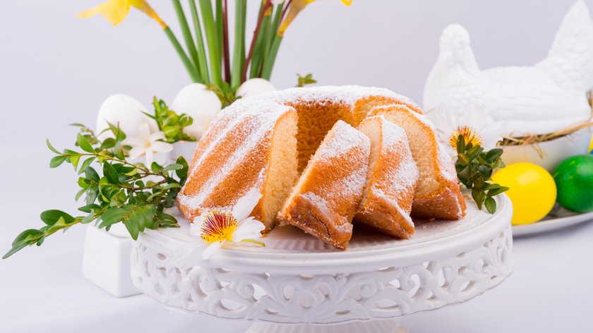 Nie potrafisz piec świątecznych ciast? Babka z budyniem to pomysł dla ciebie. Lekka i pyszna!