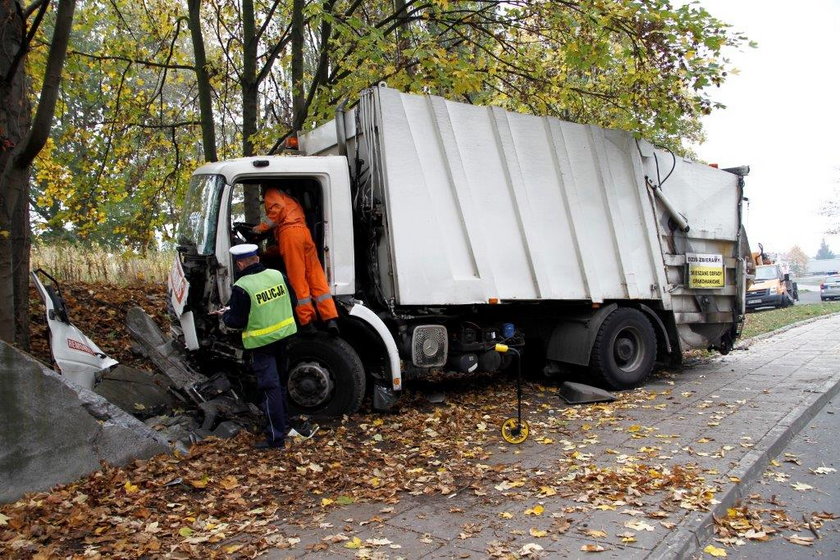 Wypadek śmieciarki w Opolu