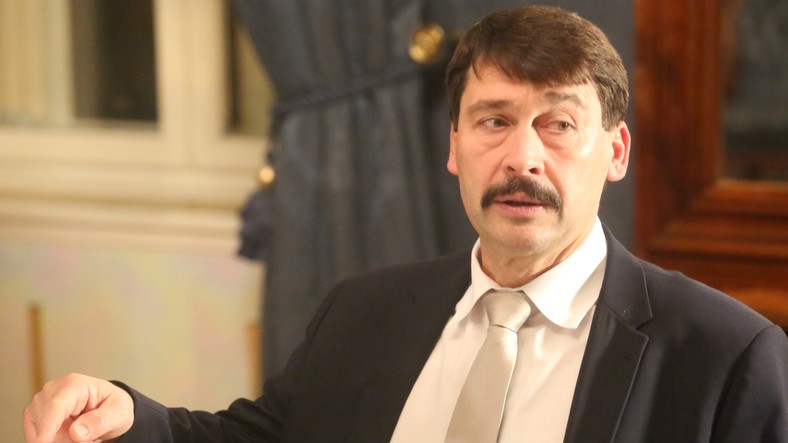 Áder János testvére rágalmazás miatt jelenti fel a DK képviselőjét