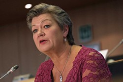 KE ogłasza wytyczne zaostrzające tryb wydawania wiz dla Rosjan