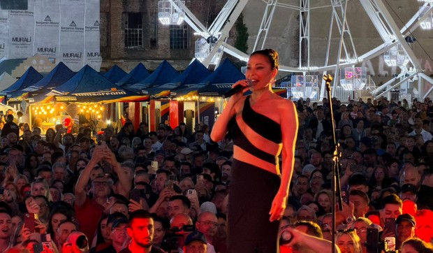 Ceca u izazovnom izdanju 