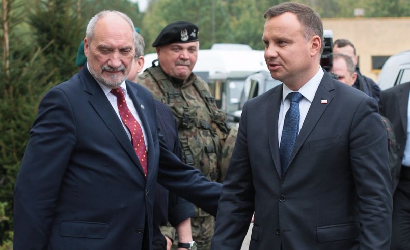 Prezydent Andrzej Duda i minister obrony Antoni Macierewicz