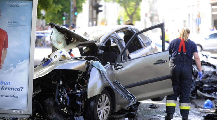 A balesetben két ember vesztette életét /Fotó: MTI - Mihádák Zoltán