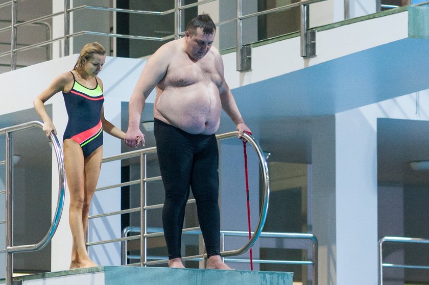 Adam Kraśko z "Rolnik szuka żony" i Ola Ciupa na basenie „Celebrity Splash”