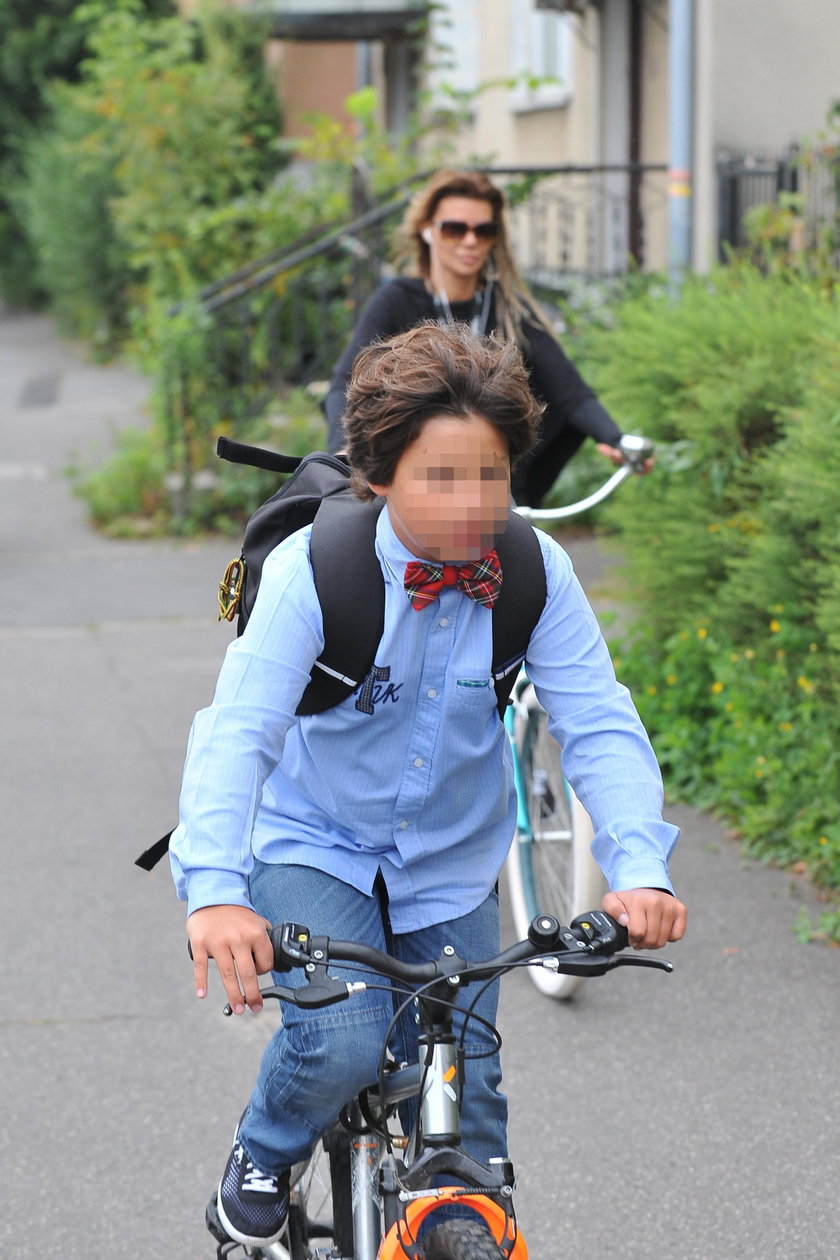Edyta Górniak i Allan Krupa pojechali na rowerach do szkoły