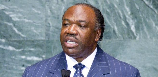 <b>Prezydent Gabonu Ali Bongo Ondimba - zgromadził 1 mld dolarów</b><br>
Rządził krótko, ale - przynajmniej dla niego - skutecznie. Władzę przejął w 2009 roku po ojcu, który rządził Gabonem przez 42 lata. <br>
Prezydentem był tylko przez trzy lata , ale zdążył w tym czasie zgromadzić majątek o wartości 1 mld dolarów. 1/4 tej fortuny pochodzi ze środków publicznych Gabonu.