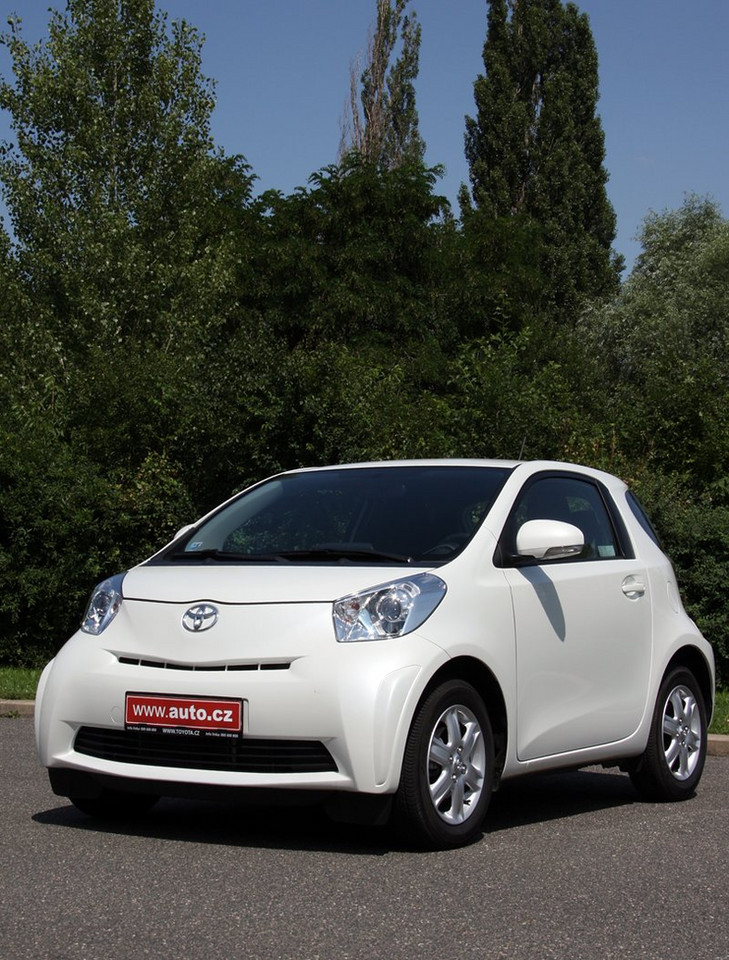 Test: Toyota iQ 1,0 (50 kW) – Má pod čepicí