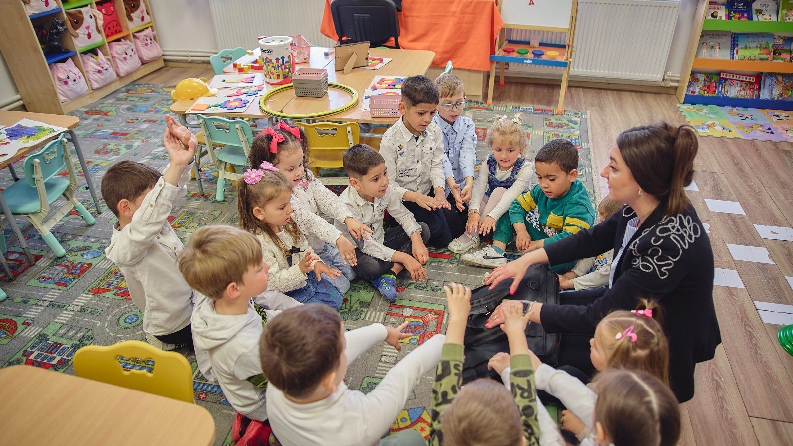 Grădinițele din comunități vulnerabile pot intra în programul „Start în educație”. Înscrierile continuă în toată țara
