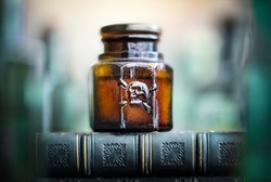 88 ofiar trucizny dla samobójców. Brytyjscy śledczy oskarżają Kanadyjczyka, który sprzedawał preparat w internecie