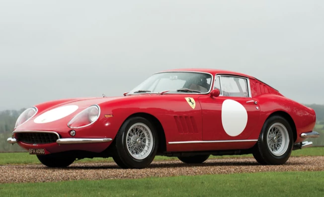 Najdroższym wylicytowanym samochodem było Ferrari 275 GTB/C z 1966 roku. Szczęśliwy (i bardzo bogaty) nabywca wyłożył 5 712 000 euro! (ok. 24 mln. zł).