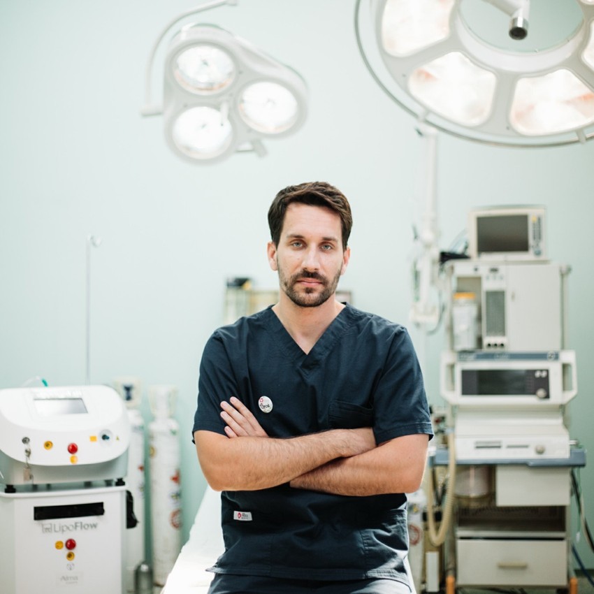 dr Uroš Radivojjčević