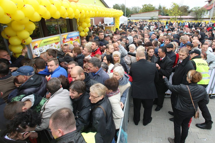 Otwarcie 2000. sklepu Biedronka w Polsce
