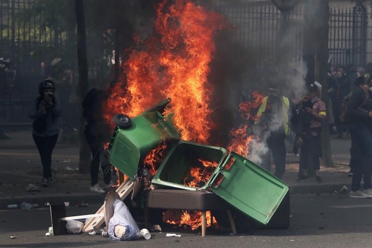 Starcia w Paryżu przy okazji uroczystości z okazji Święta Pracy