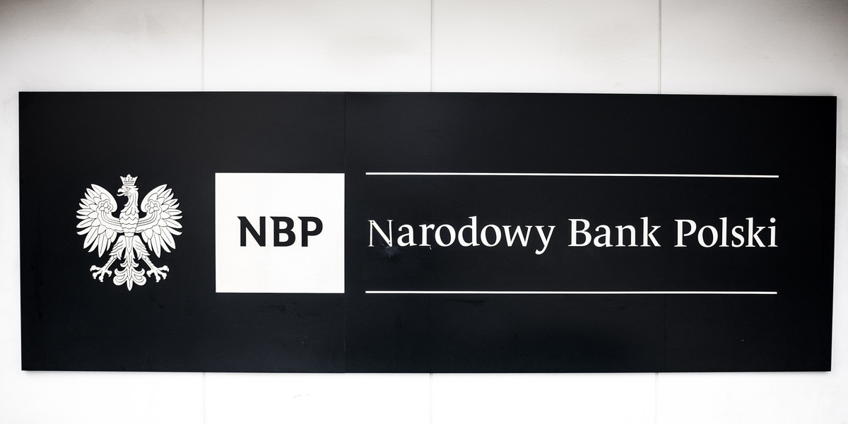 NBP ostrzega firmy - banki zaostrzą politykę kredytową