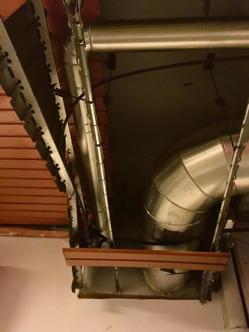 Ogoljena ventilaciona cev