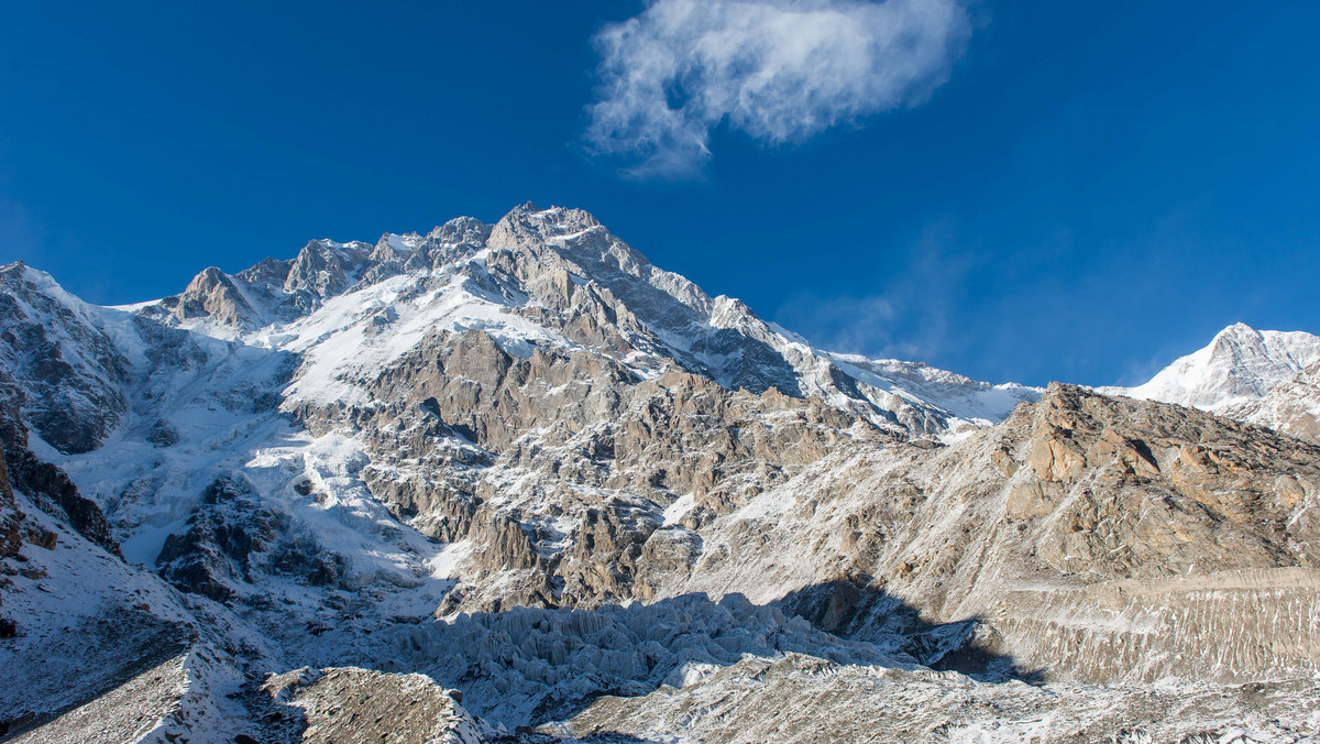 Poszukiwania alpinistów na Nanga Parbat. Zauważono namiot i ślady lawiny