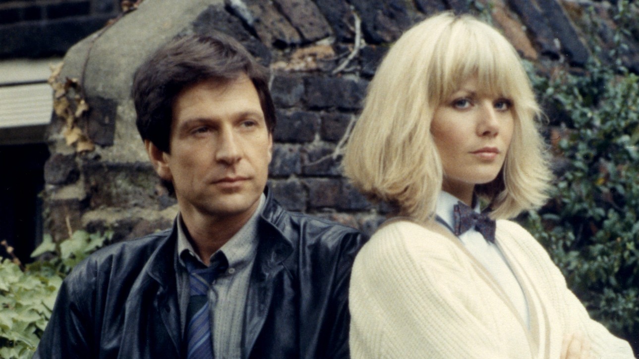 Michael Brandon ako James Dempsey a Glynis Barber ako Harriet Makepeaceová.