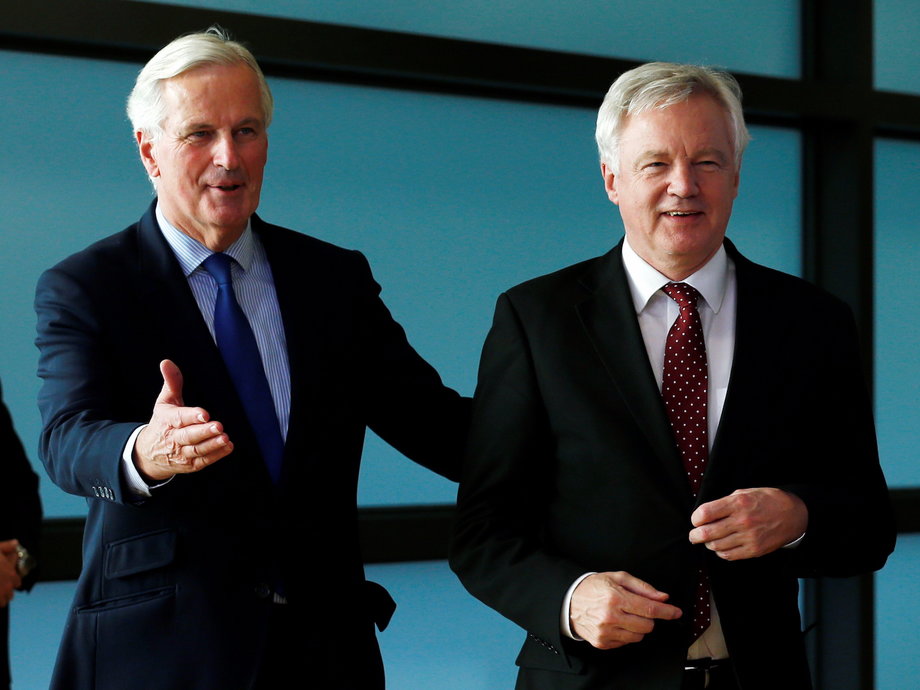Brexit Secretary David Davis (R) with the EU's chief Brexit negotiator Michel Barnier