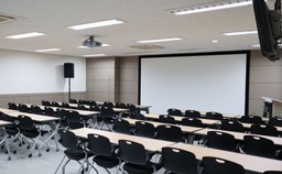 KIS: Wykład może być z 50-proc. kosztami