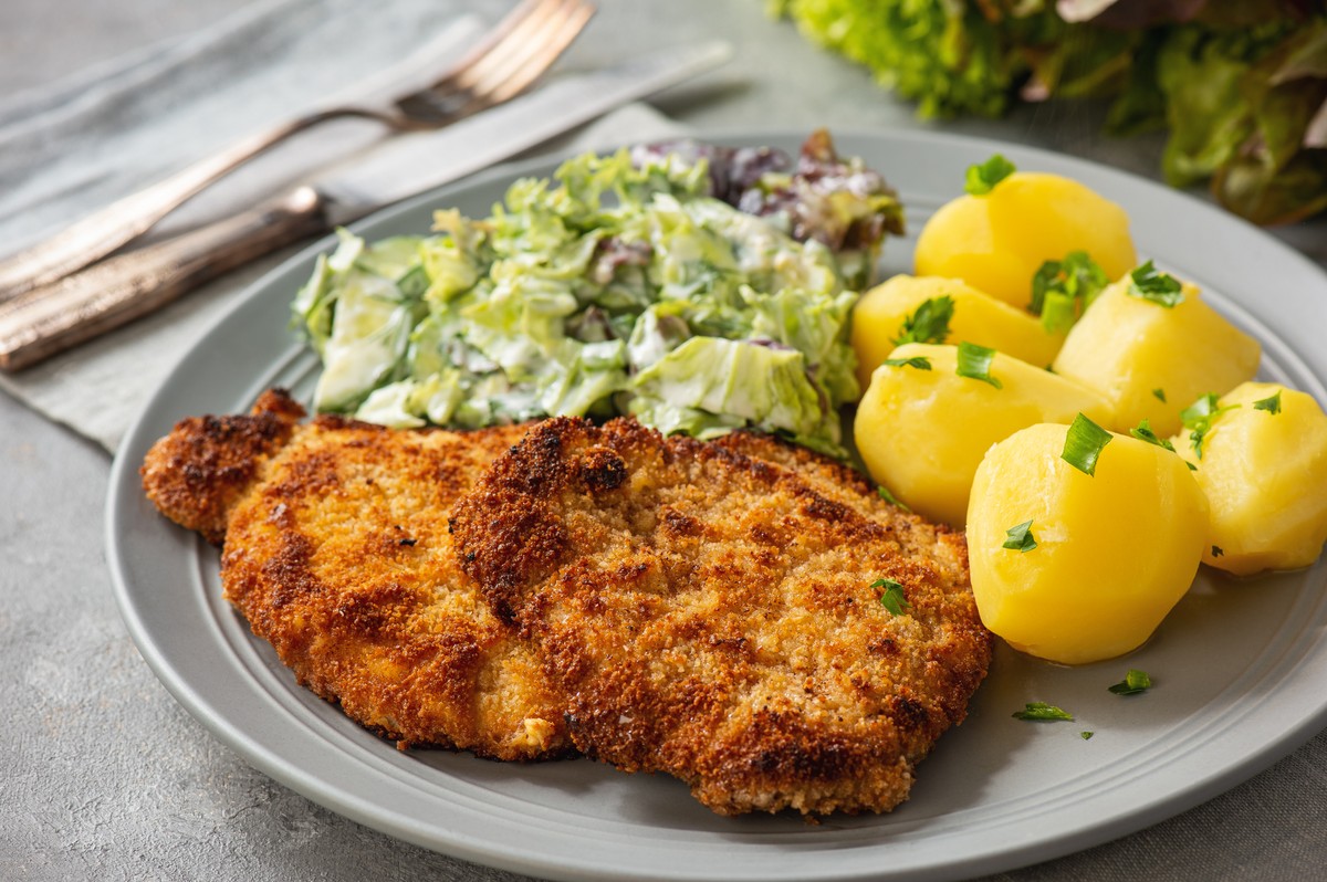 Polski kotlet schabowy znalazł się w rankingu najlepszych dań z wieprzowiny na świecie /Shutterstock