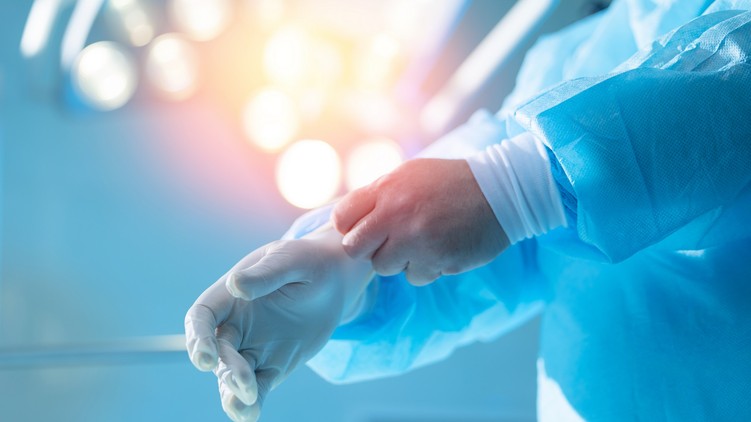 robotasszisztálta műtét gerinc magyarország