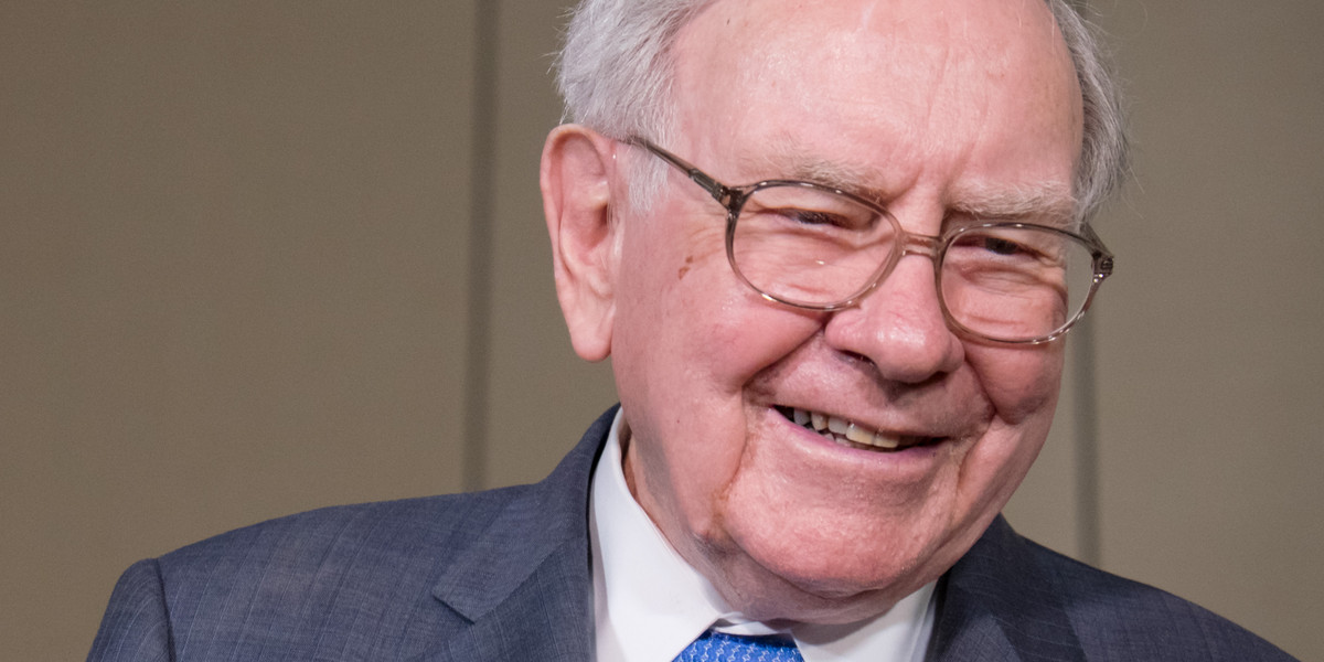 Warren Buffet i inni superinwestorzy dokupowali akcje spadających banków.