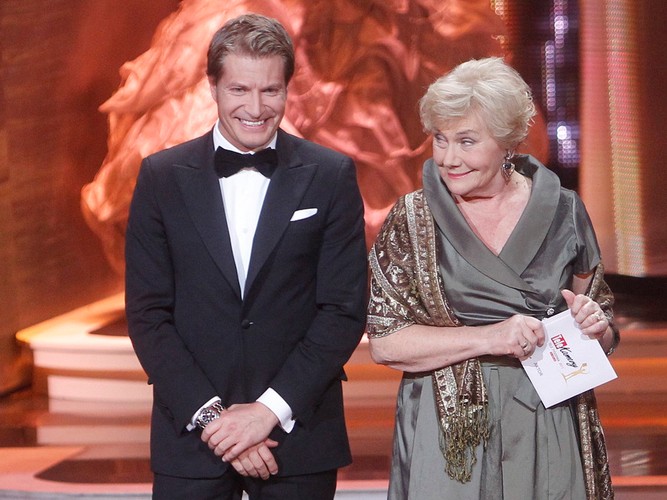 Teresa Lipowska i Johan Larson