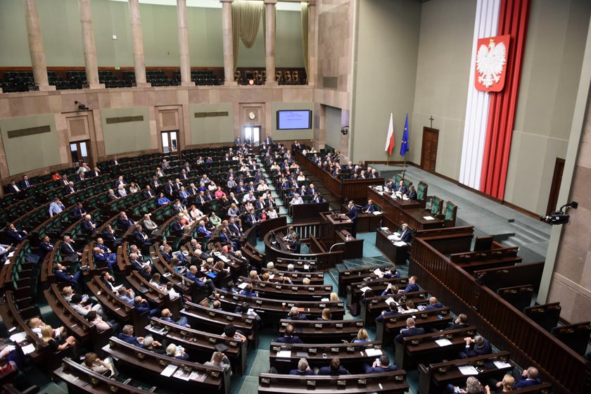 PiS zdecydowało, paliwa zdrożeją!