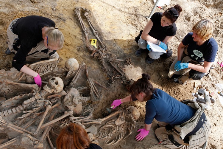 EKSHUMACJE IPN W BIAŁYMSTOKU. KTO ZABIŁ TYCH LUDZI?