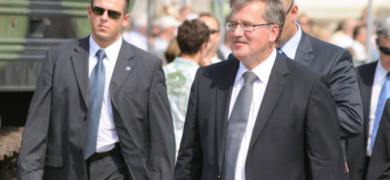 Opozycja o prezydenturze Komorowskiego: Jedyne ryzyko to zgolenie wąsów