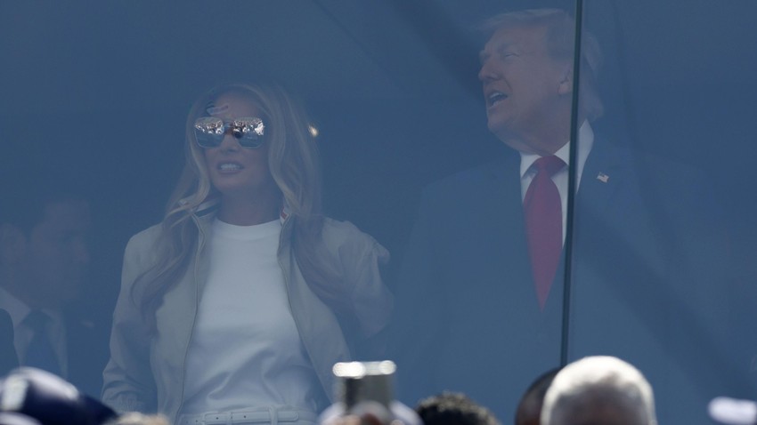 Melanija i Donald Tramp u loži stadiona | Foto: EPA