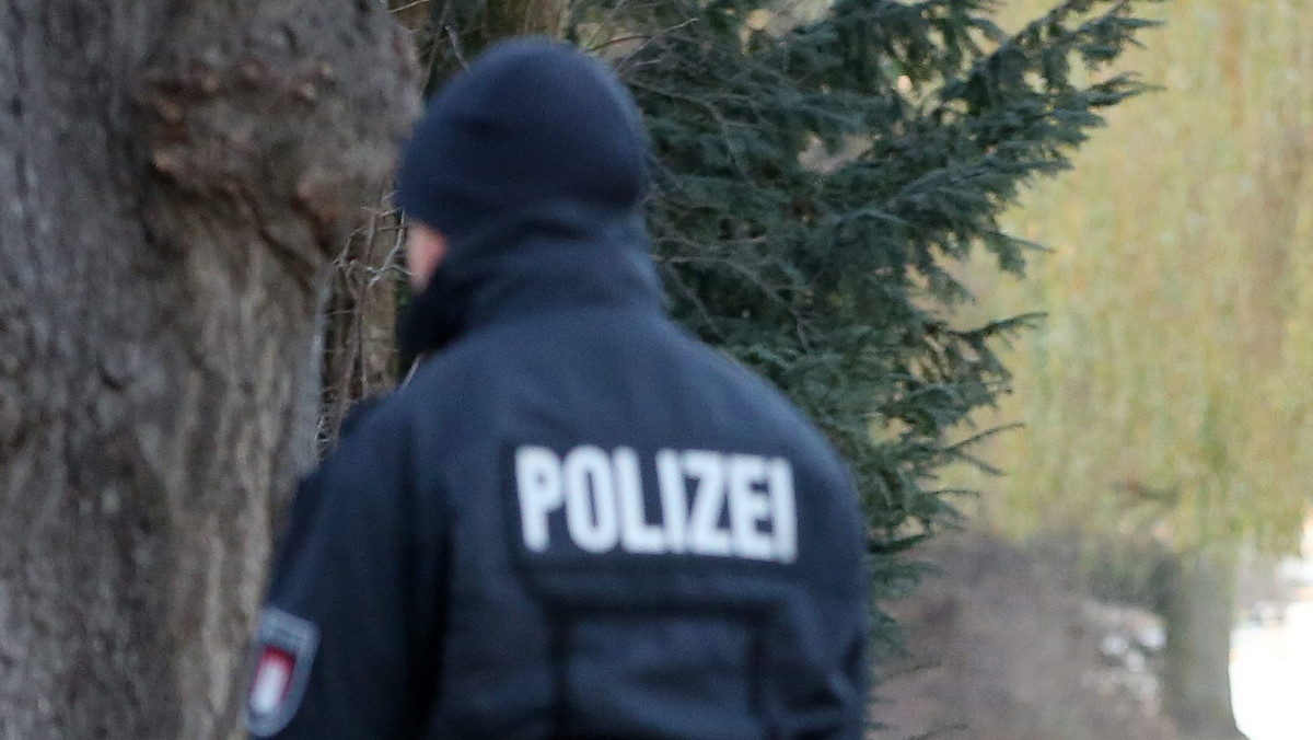 Niemiecka policja zatrzymała uchodźcę z Iraku podejrzanego o przestępstwa seksualne w Bochum na zachodzie Niemiec - poinformował prokurator Andreas Bachmann. 31-letni mężczyzna przyjechał do Niemiec w grudniu zeszłego roku.
