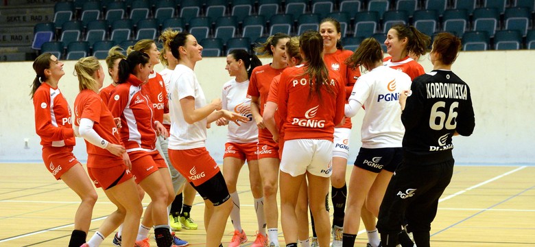 ME piłkarek ręcznych: Wicemistrzynie świata rywalkami Polek. Holenderki też przegrały pierwszy mecz