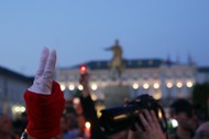 protestujący przed Pałacem Prezydenckim