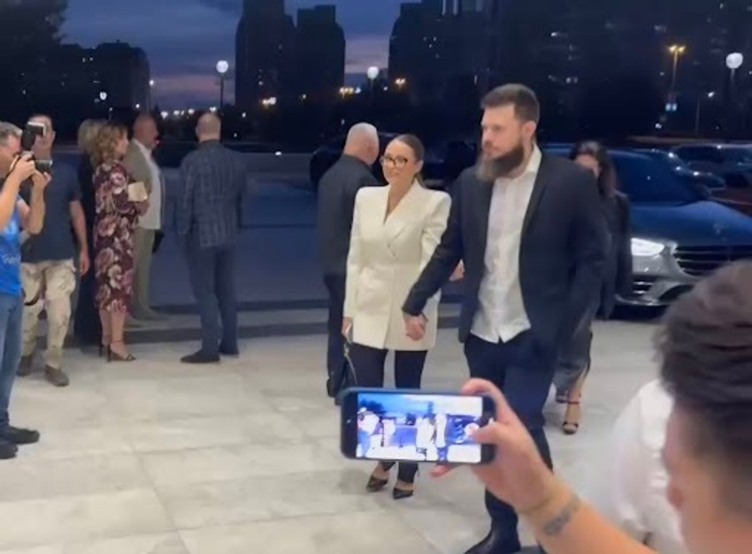 Danijel, sin Saše Popovića i Suzane Jovanović sa suprugom