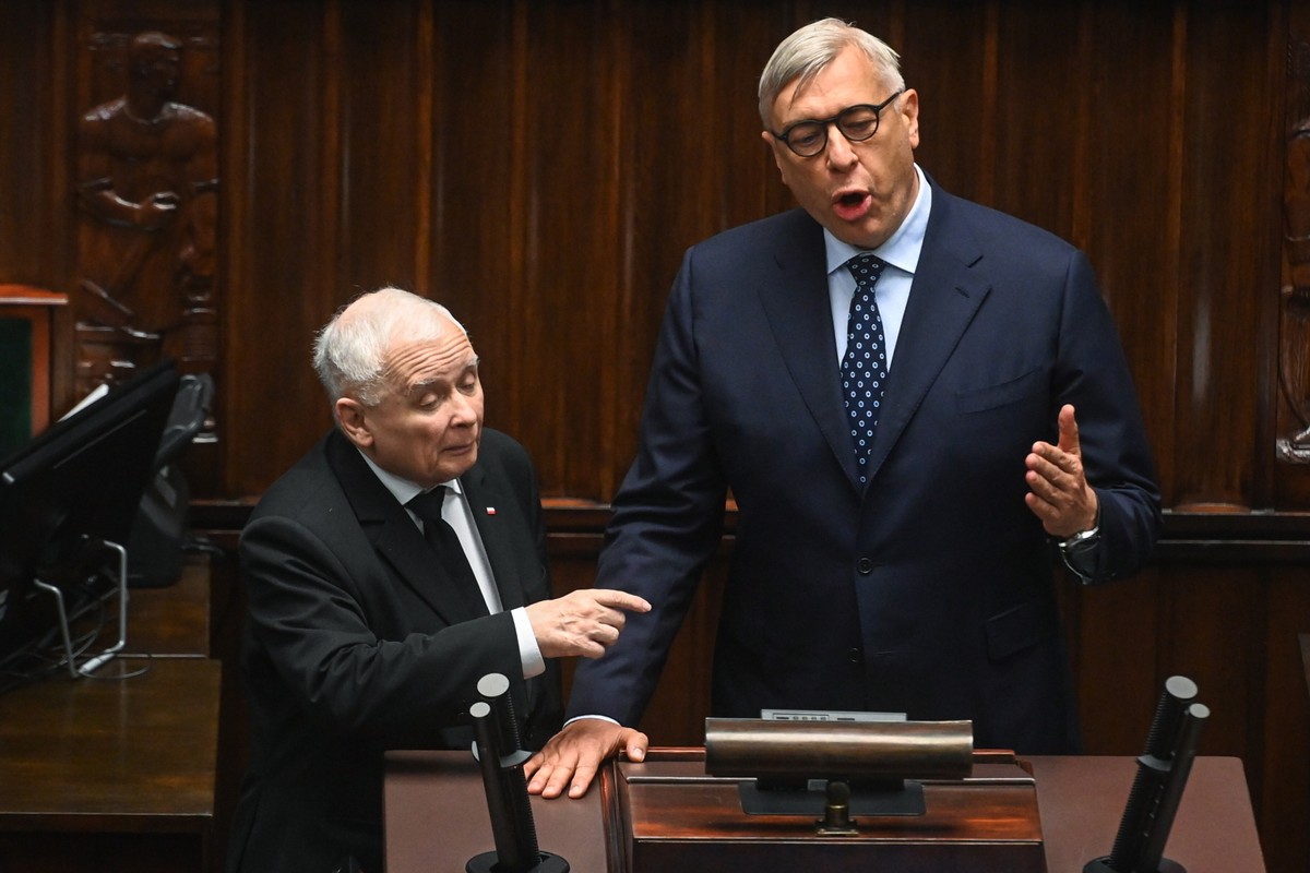 Giertych zareagował na nazwanie go "sadystą", również wchodząc na sejmową mównicę. Obaj z Kaczyńskim mówili jednocześnie.