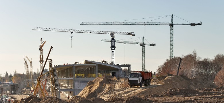 Po wycenie rzeczoznawcy, bez przetargów... Mieszkanie plus na gruntach Poczty Polskiej i Polskich Kolei Państwowych