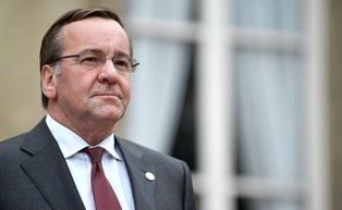 Szef niemieckiego MON: Wysłanie samolotów bojowych na Ukrainę nie wchodzi w grę