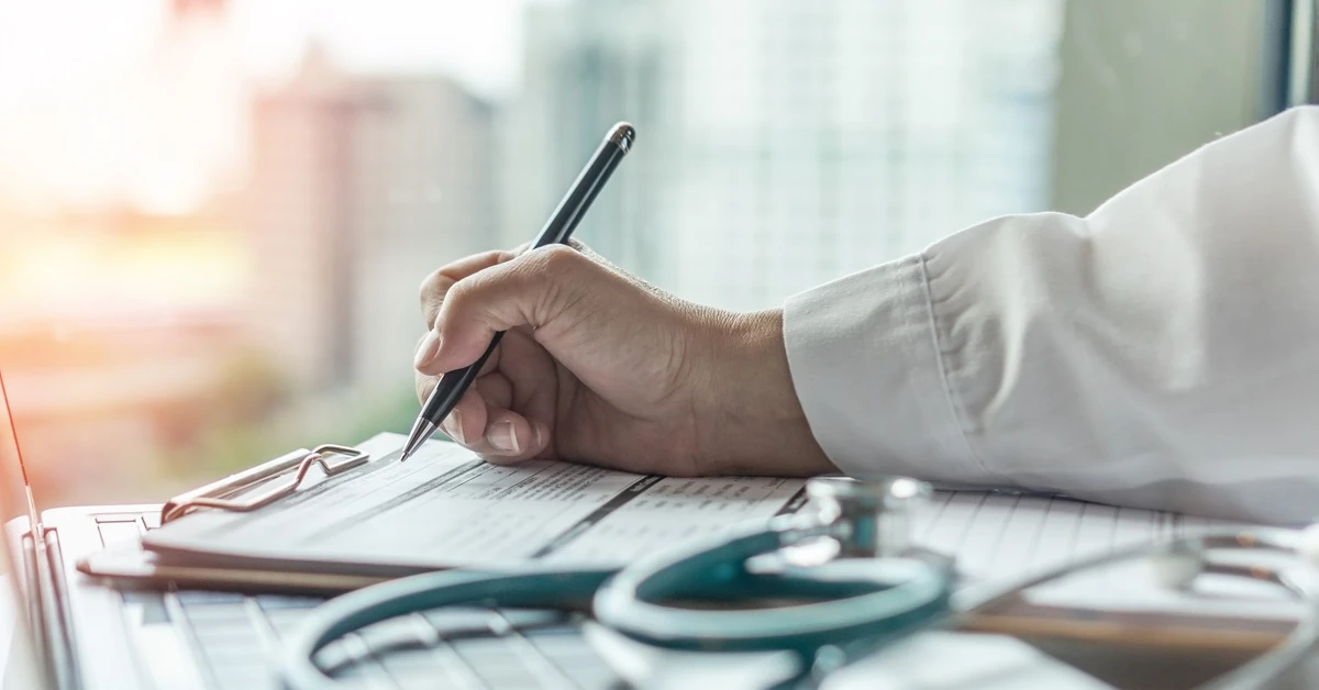 Ubezpieczenie zdrowotne w NFZ. Kiedy tracisz prawo do darmowego leczenia i jak je odzyskać?