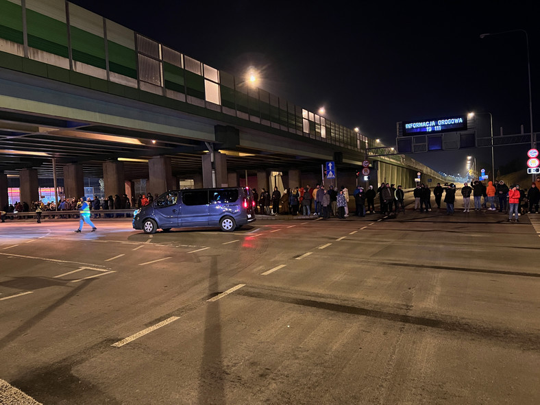 Transport gigantycznej maszyny TBM w Warszawie